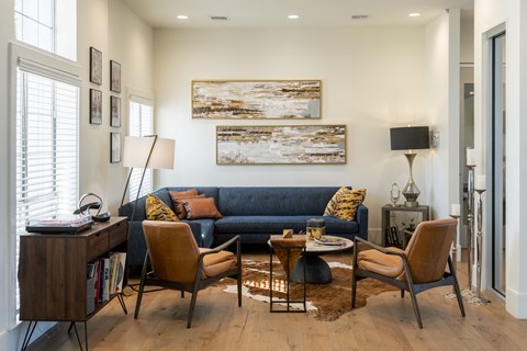 Club House Lounge at Blu on the Boulevard, LA, 70810